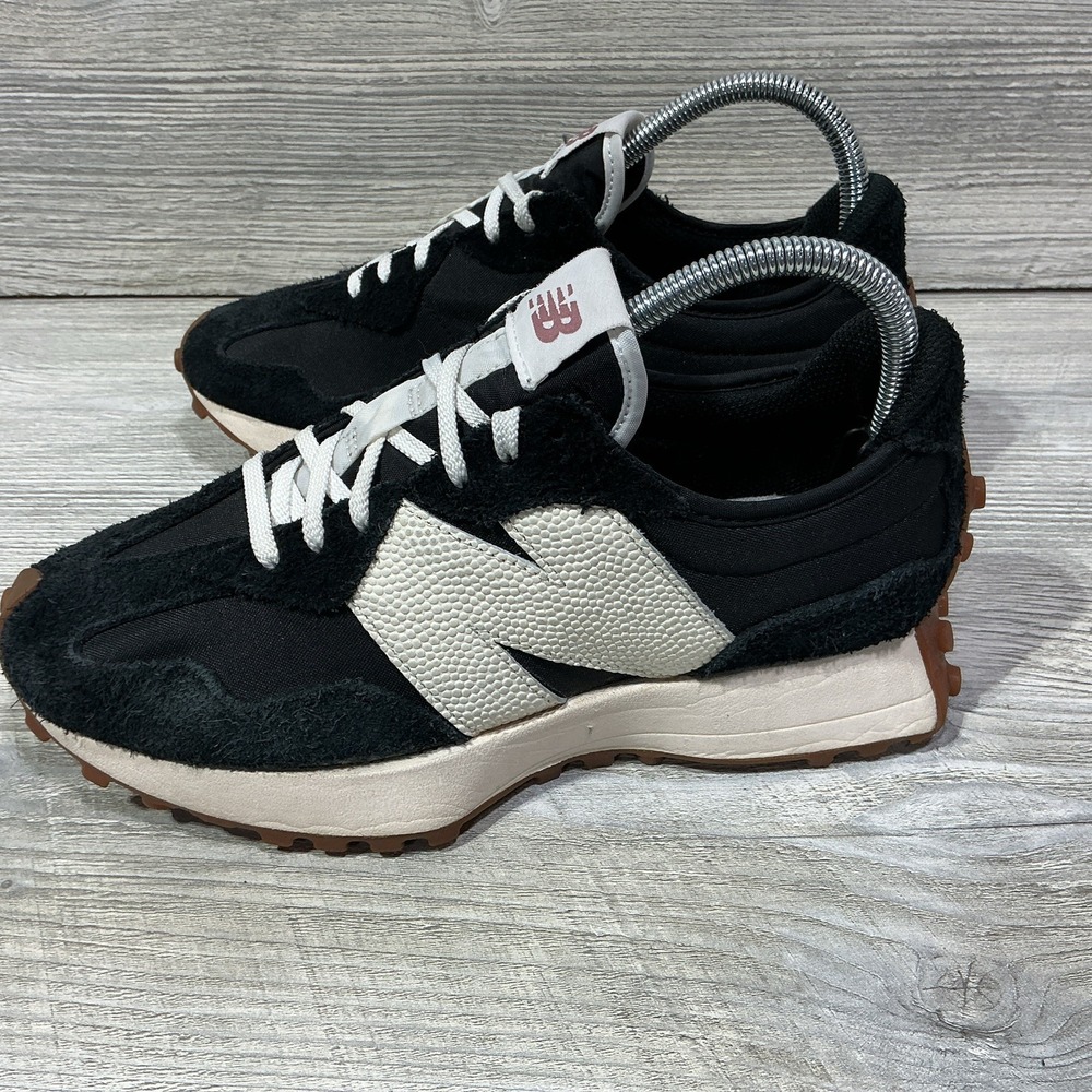 New Balance 327 Womens Size 8 B Black White Gum Suede Sneakers Shoes WS327BL - Picture 4 of 12